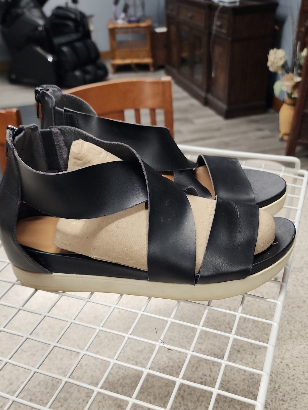 Universal Thread Black Strappy Platform Sandals with Cream Sole